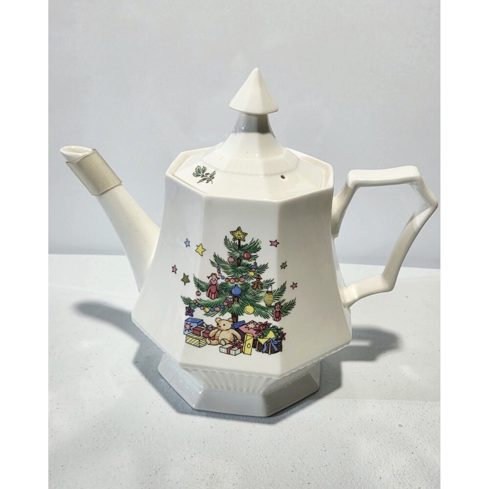 Vintage Nikko Christmastime Tea Pot with Lid Octogon Made in Japan *READ*